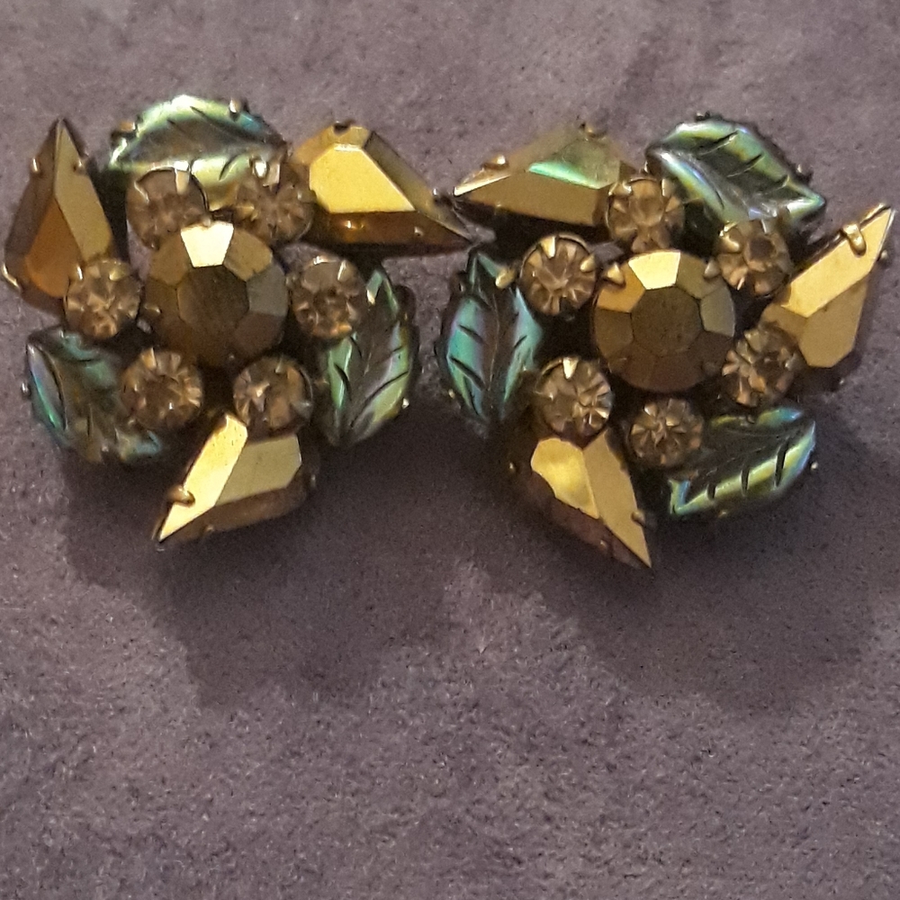 EARRINGS.. CLIP-ONS - Picture 2 of 6